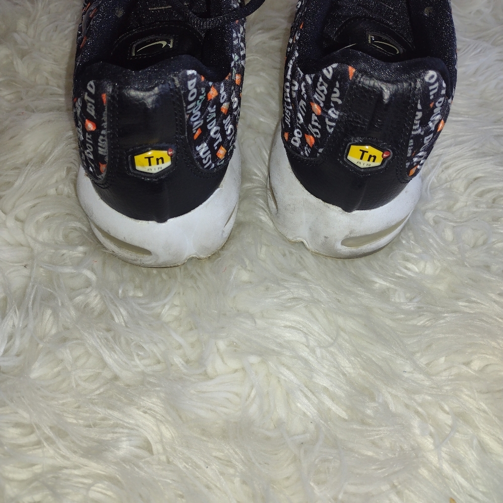 tn just do it foot locker